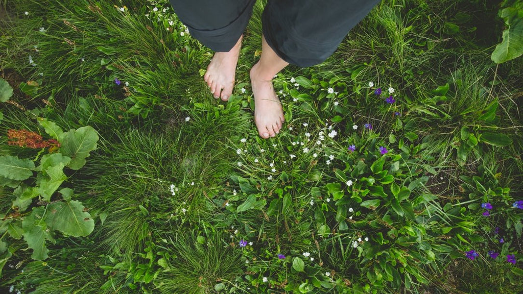 The Pros and Cons of Going Barefoot | Okabashi