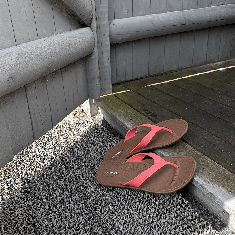 Breeze Women's Flip Flops - Black/Hot Pink - Okabashi