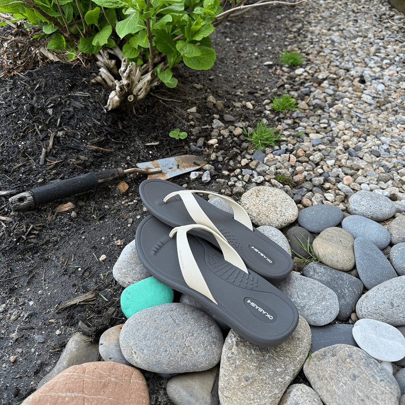 Breeze Women's Flip Flops - Toffee/Cherry - Okabashi
